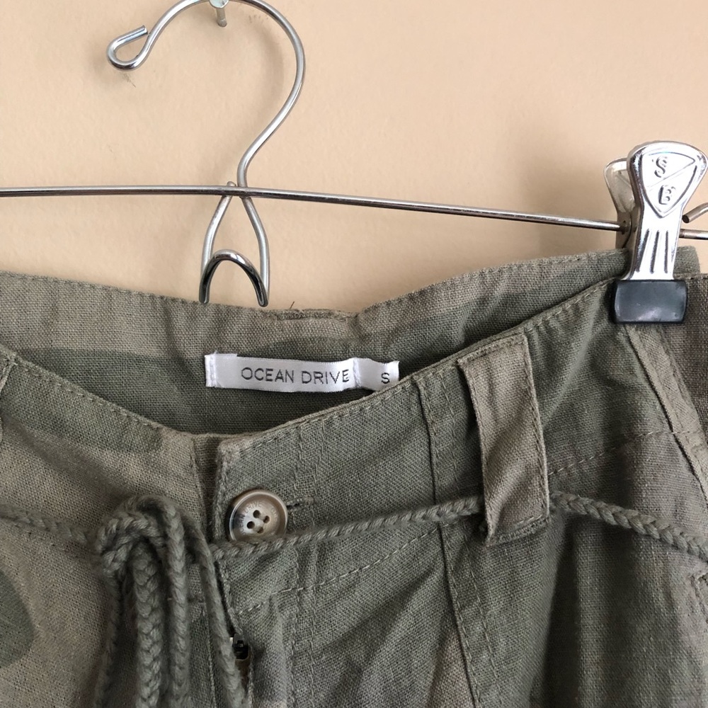 Capris - Picture 3 of 4